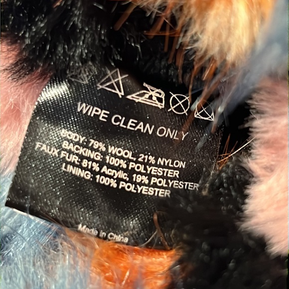 NWOT PLAID GRETA GLOVE - Picture 10 of 12